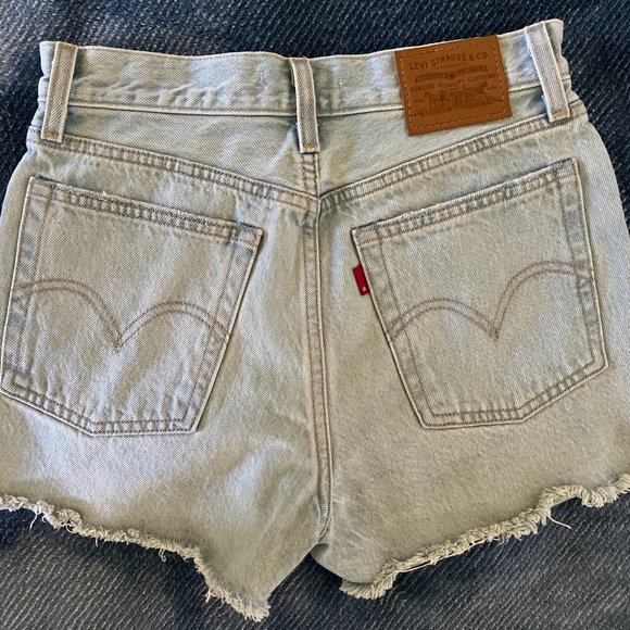 Levi's Wedgie High Waisted Shorts Size 26 (NWOT) - Picture 6 of 10